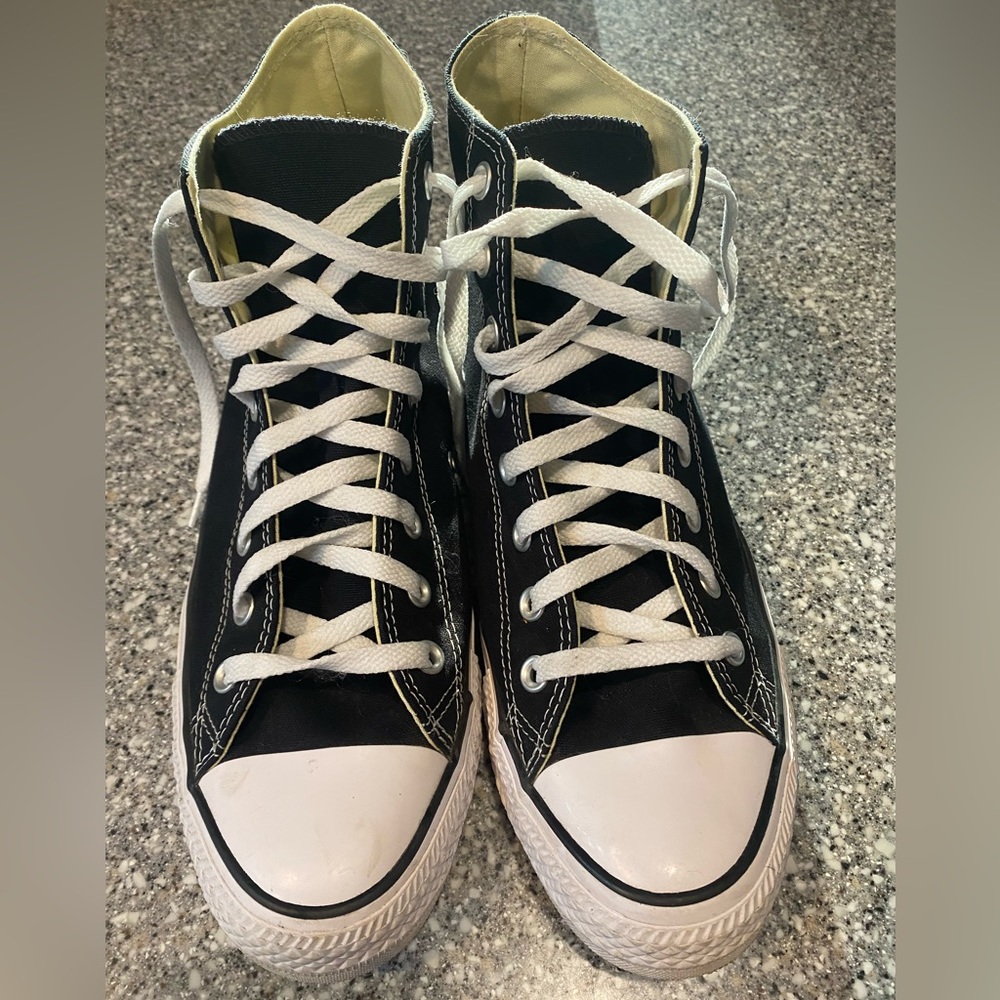 Men’s size 11, Converse Chuck Taylor’s All Star
